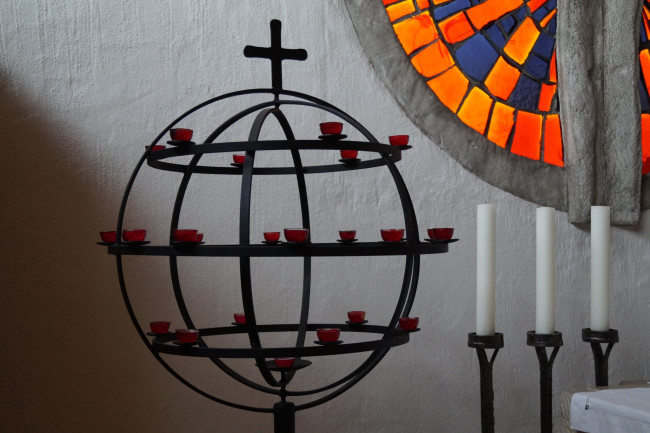Kerzenständer in der Friedenskirche Dietfurt