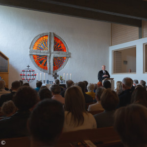 Regionalbischof Klaus Stiegler während der Predigt